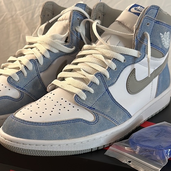 Authentic Air Jordan 1 Retro High OG GS - Picture 8 of 16